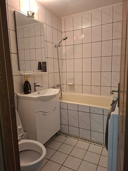 Mosilor intersectie Eminescu, adiacent, metroul Obor la 7 min.
